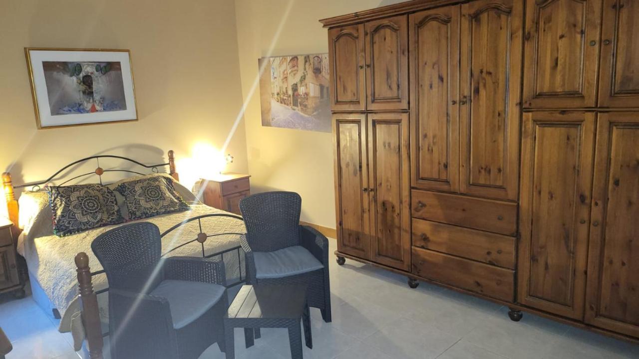 Lotus Apartment Hamrun Bagian luar foto